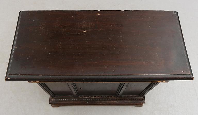 SKÅP, renässansstil, 1800-tal.