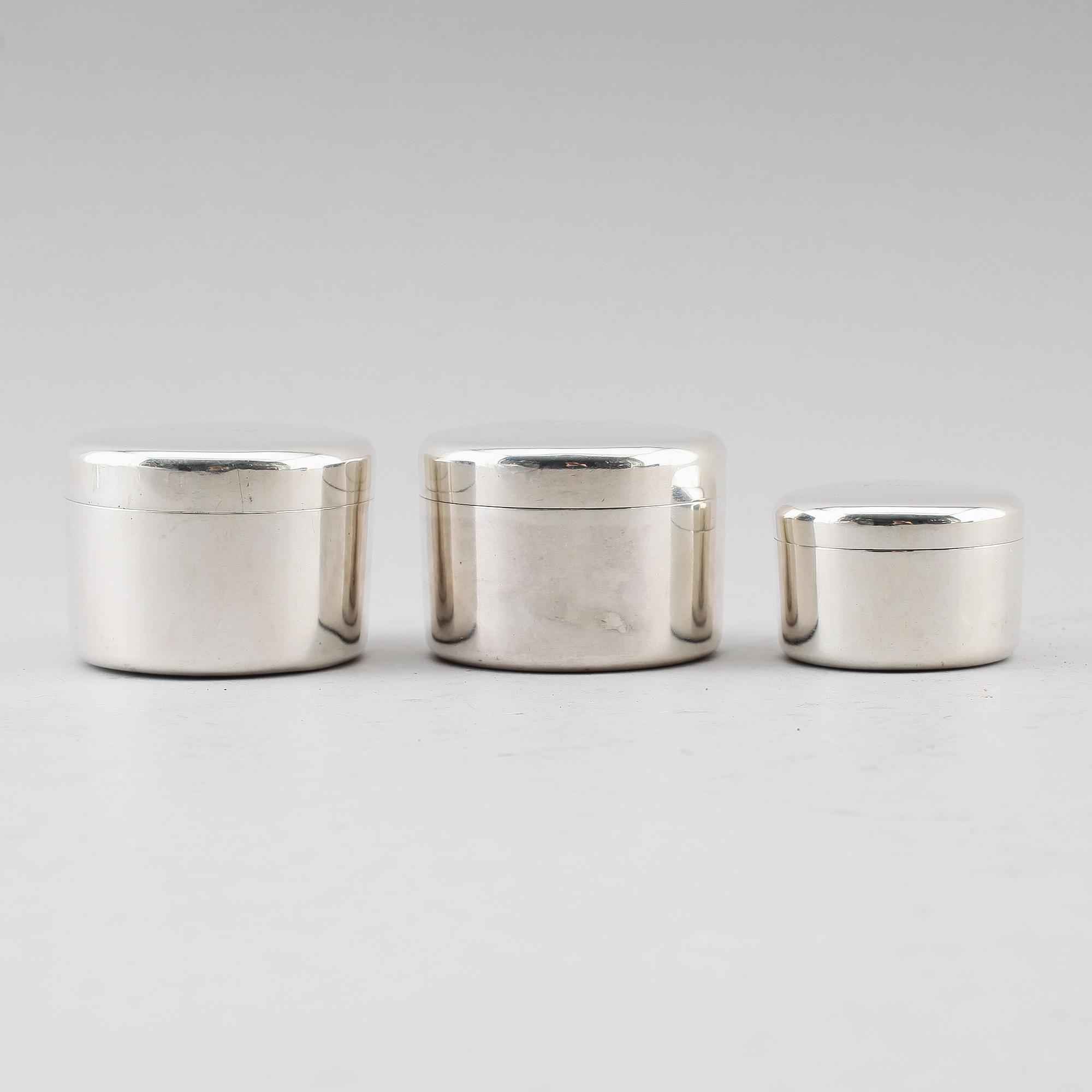 DOSOR, 3 st, silver, Gustaf Möllenborg, Stockholm 1851 och 1853. Total vikt ca 250 g.