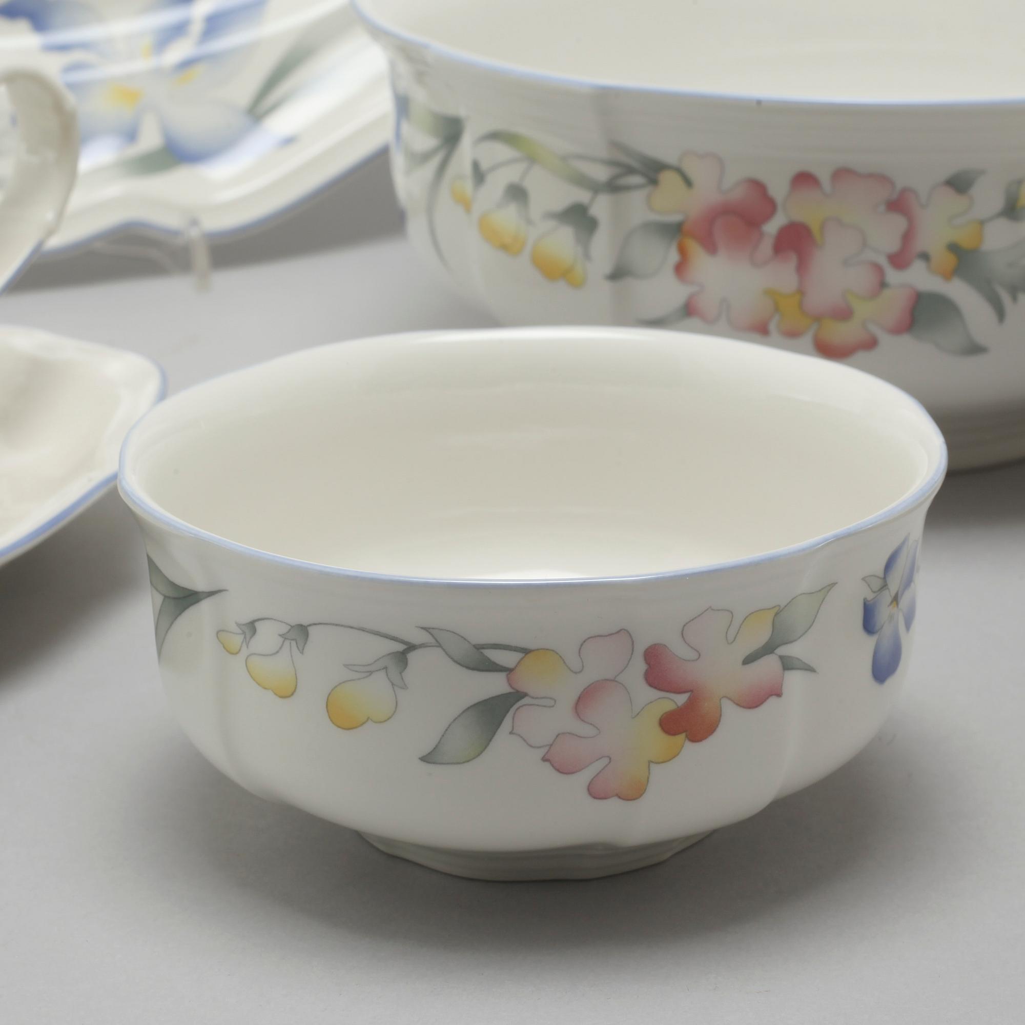 A porcelain tableware set of 40 pcs, "Riviera" by Villeroy & Boch, late 20th century.