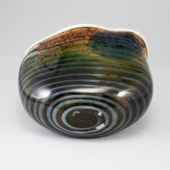 GUNNAR CYRÉN, a "graal glass vase, Orrefors 1989.