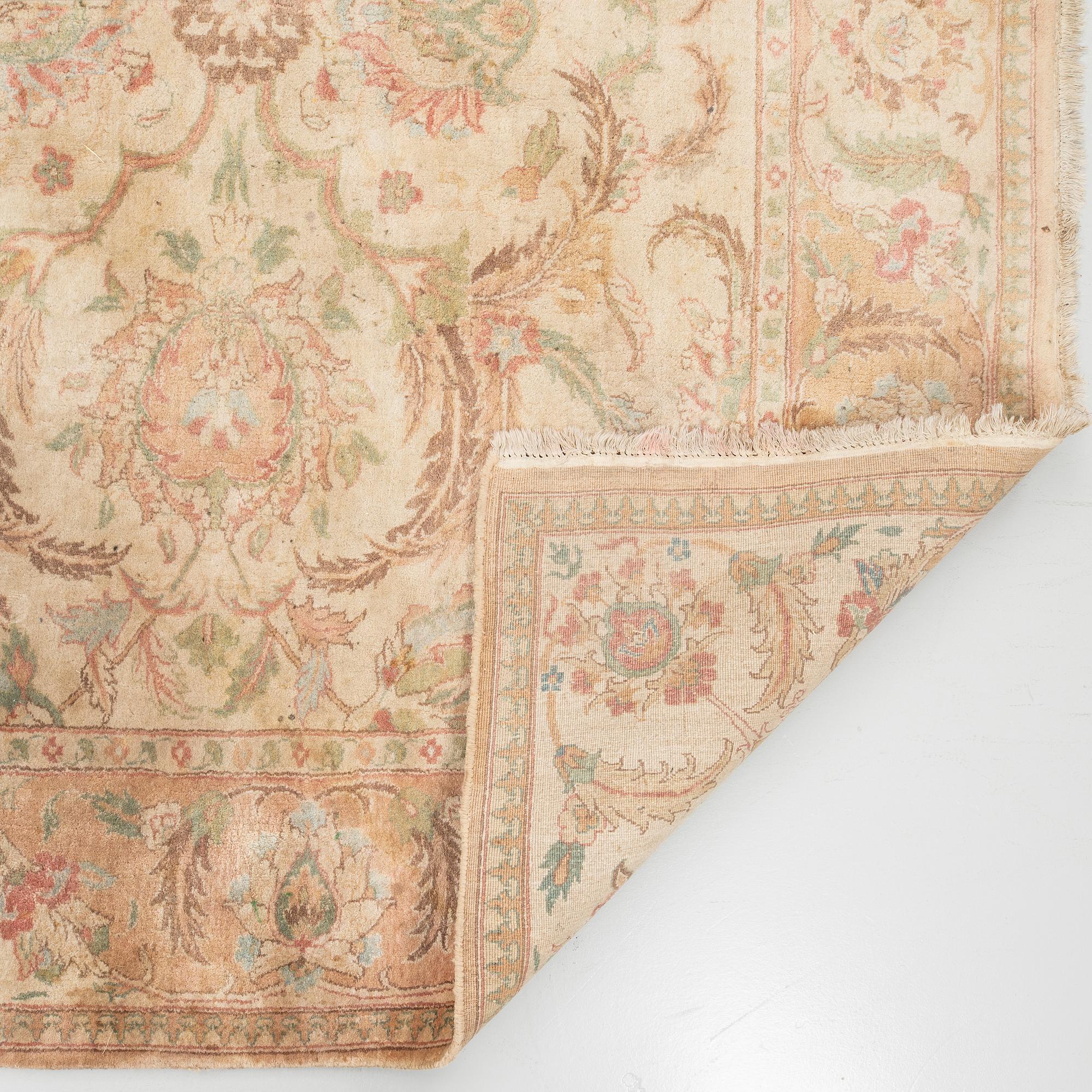 Rug, Hamadan, 1950s, approx. 305 x 250 cm.