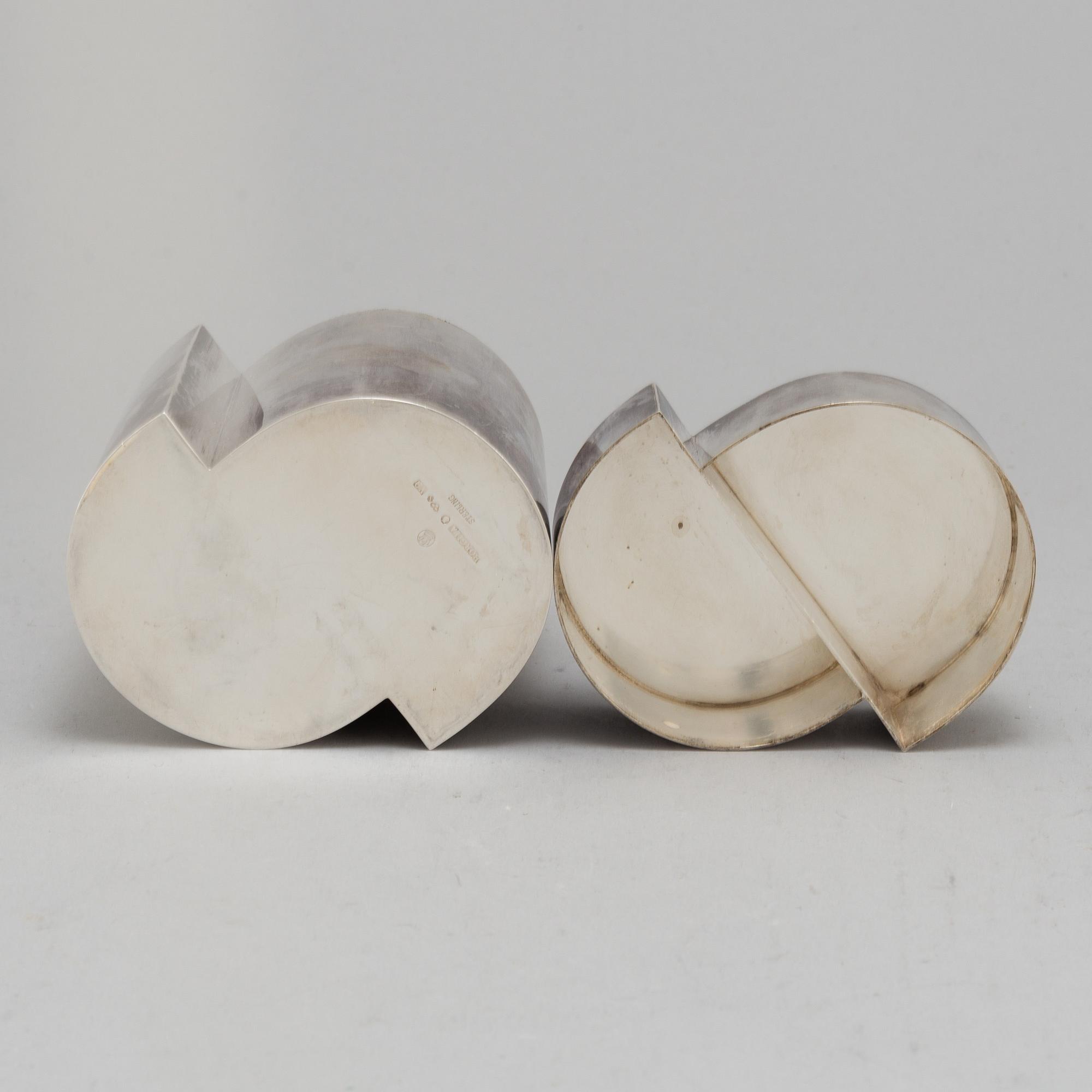 ATELIER BORGILA, a sterling silver jar with cover, Stockholm, 1971, 604 grams.