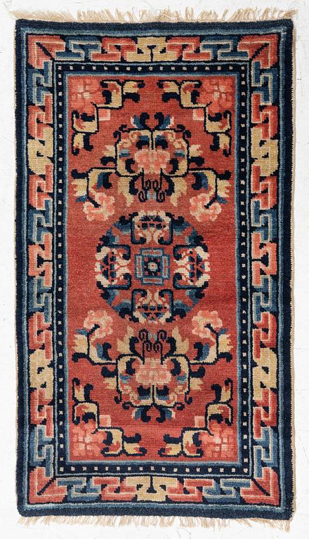 An antique Baotou/Suiyuan rug, ca 100 x 55 cm.