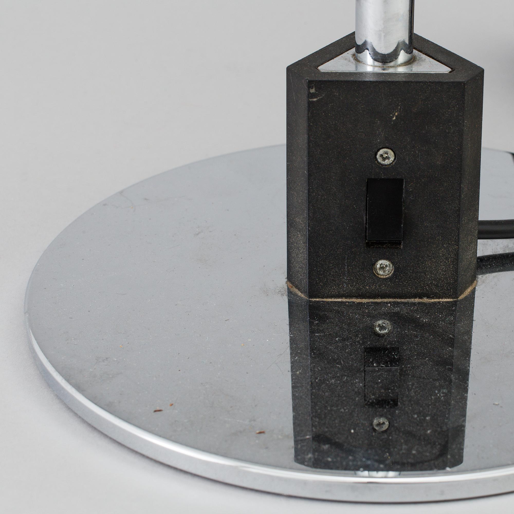 A "PH- 3/4" table lamp by Poul Henningsen, Louis Poulsen, Denmark.