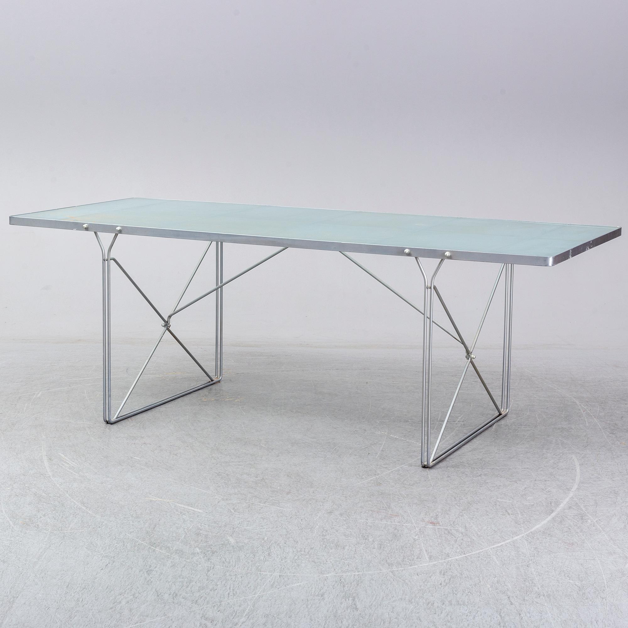 IKEA, "Moment", formgiven av Niels Gammelgaard 1985.