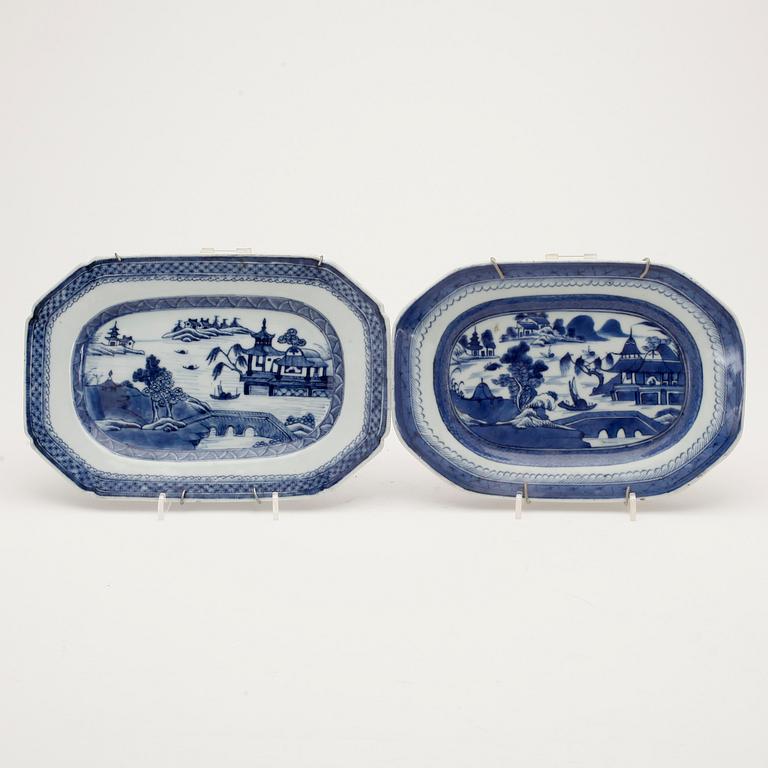 STEKFAT, 2 st, porslin, Kina 1800-talets första hälft.