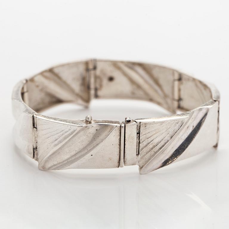 Matti Hyvärinen, bracelet, silver, Sirokoru, Turku.