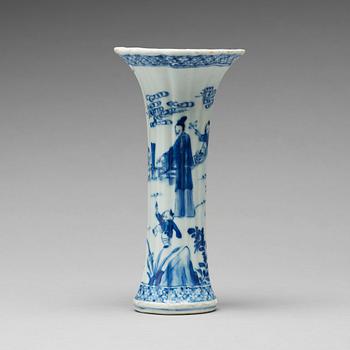 A blue and white vase, Qing dynasty, early 18th Century.