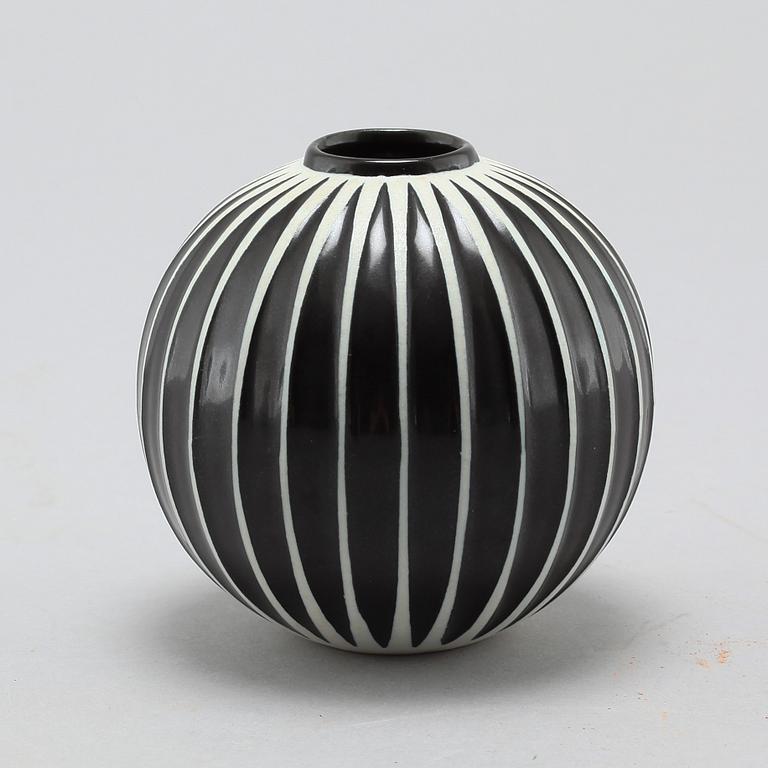 STIG LINDBERG, vas, stengods, "Domino", Gustavsberg 1955-1969.