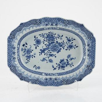 Six pieces of porcelain, Qingdynasty, kina, 18th-19th century.