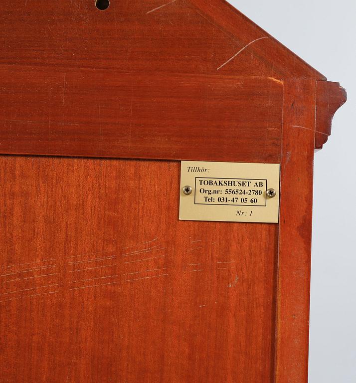 CIGARRSKÅP/HUMIDOR, Habans, 1900-talets andra hälft.