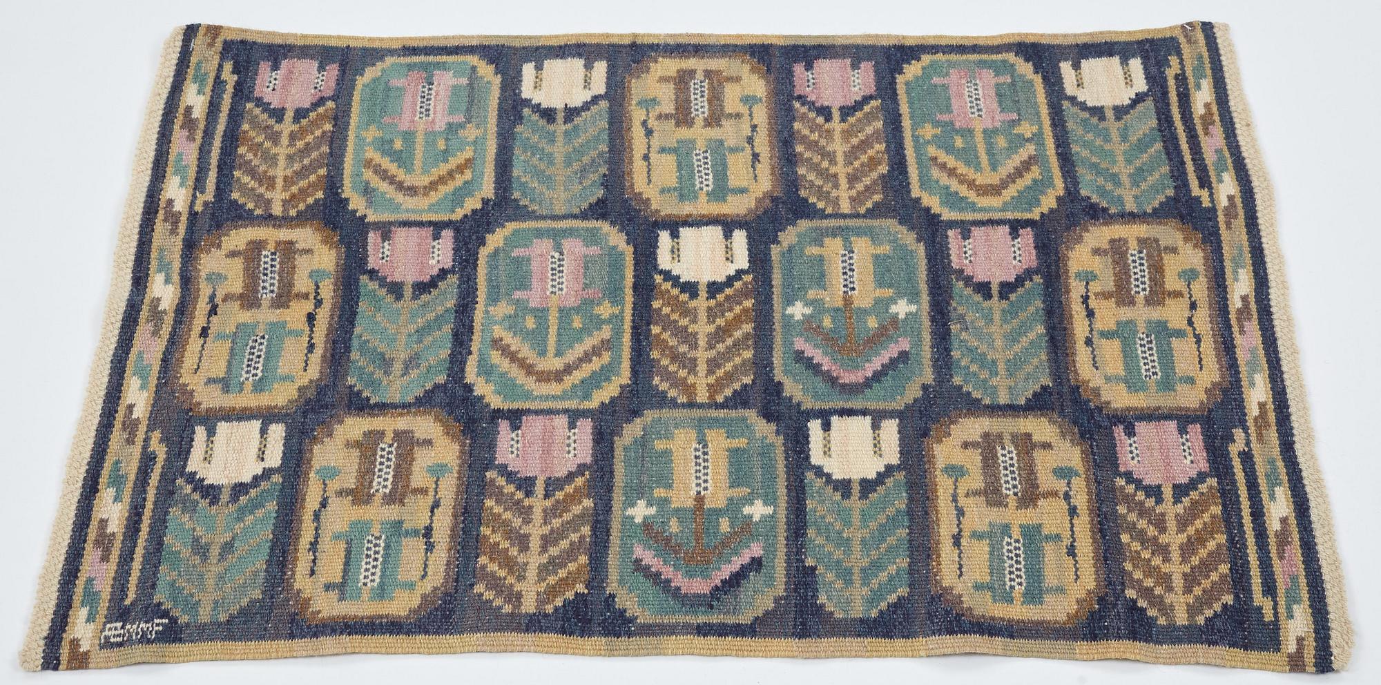 Märta Måås-Fjetterström, vävnad, "Medaljongerna", rölakan, ca 57,5-60 x 85-86,5 cm, signerad AB MMF.