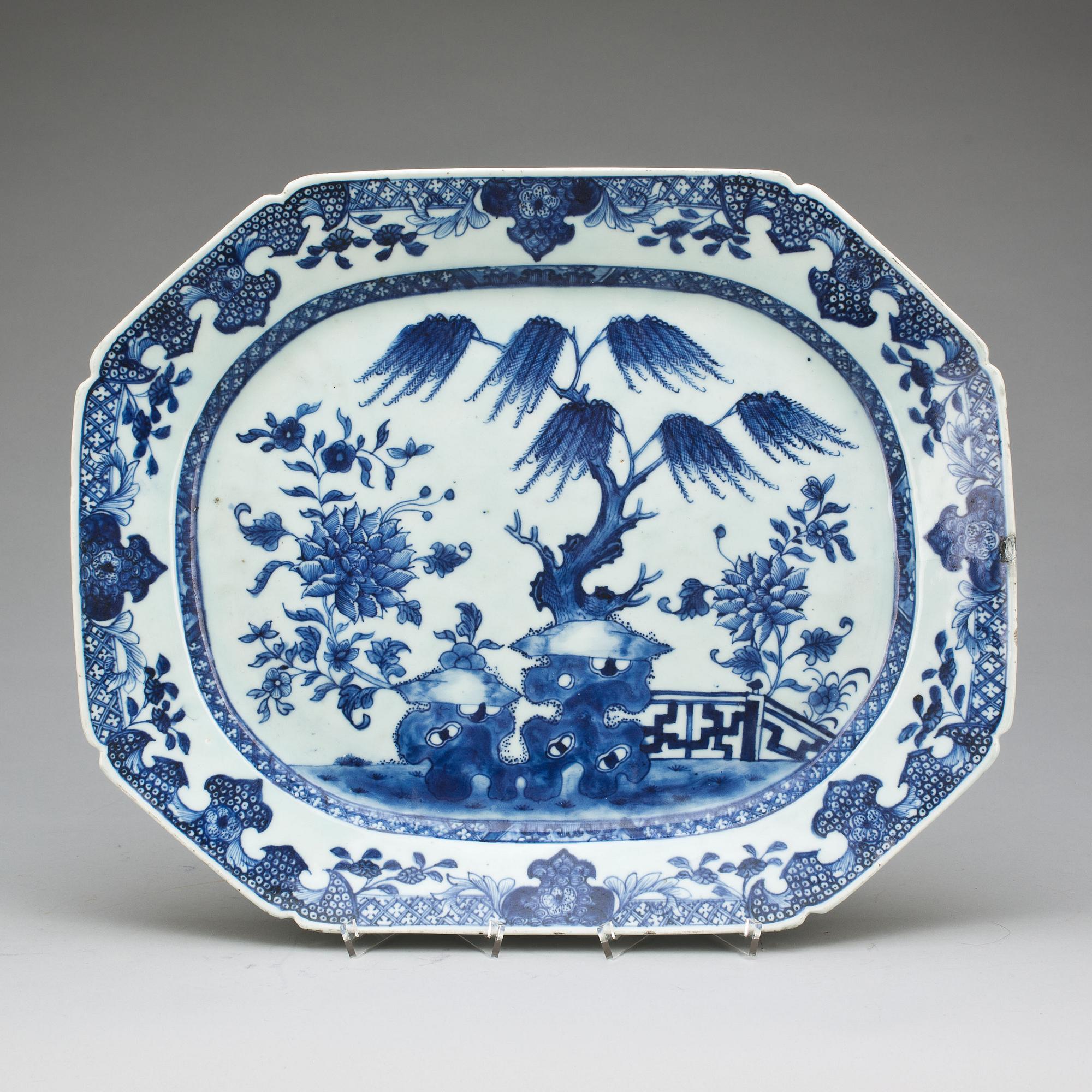 STEKFAT, porslin, Kina, Qianlong, 1700-tal.