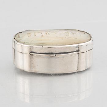 Box, silver and mother-of-pearl, Northern Europe, 18th century.
