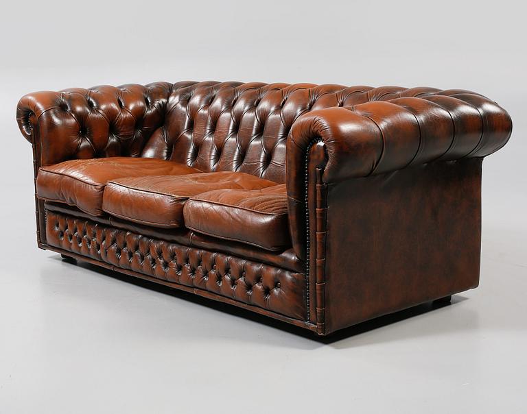 SOFFA, Chesterfield-modell, 1900-talets andra hälft.