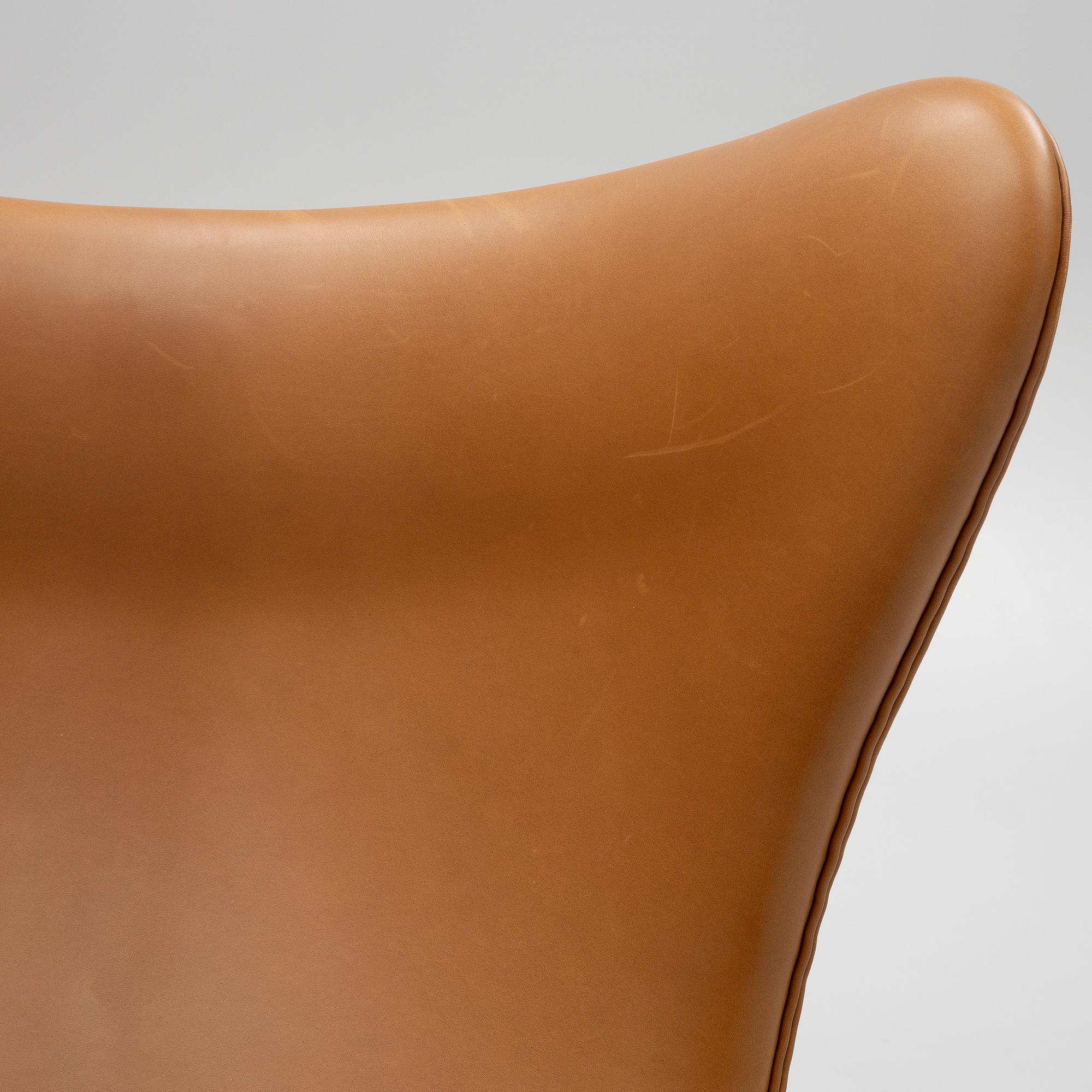 Arne Jacobsen, fåtölj, "Ägget", Fritz Hansen, Danmark, 2019.