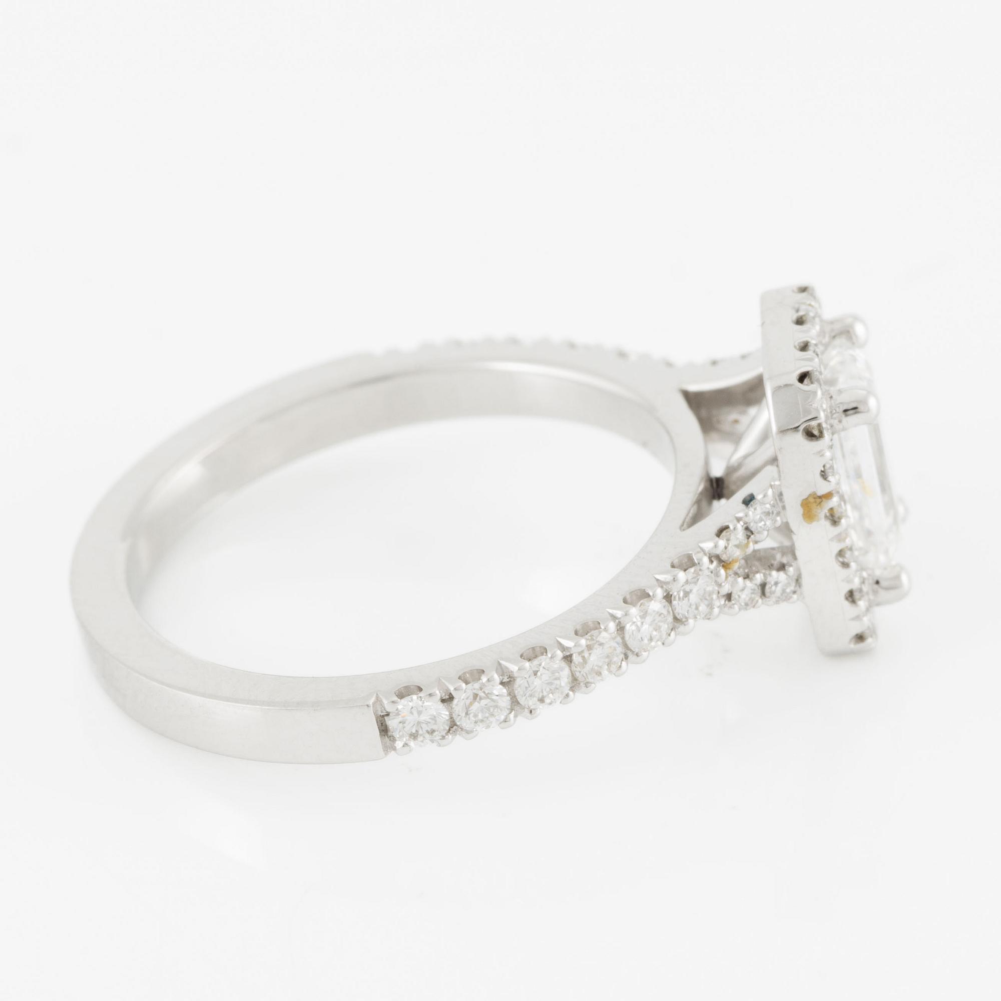 Ring, 18K vitguld med smaragdslipad diamant och briljantslipade diamanter, Sweet Rocks. Medföljande GIA dossier.