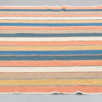 MATTA, slätvävd, sannolikt Orientalisk, ca 246,5 x 174,5 cm.