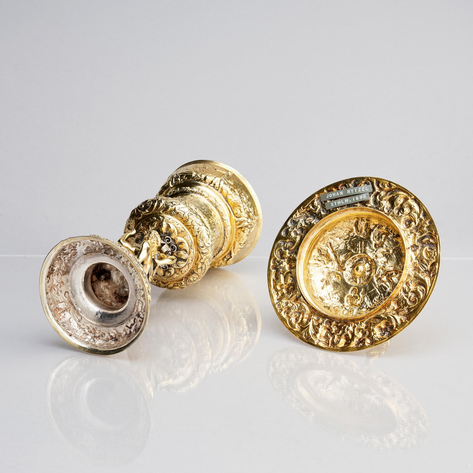 Johan Nützel, Lockbägare/Kredensbägare, förgyllt silver, Stockholm 1698. Barock.