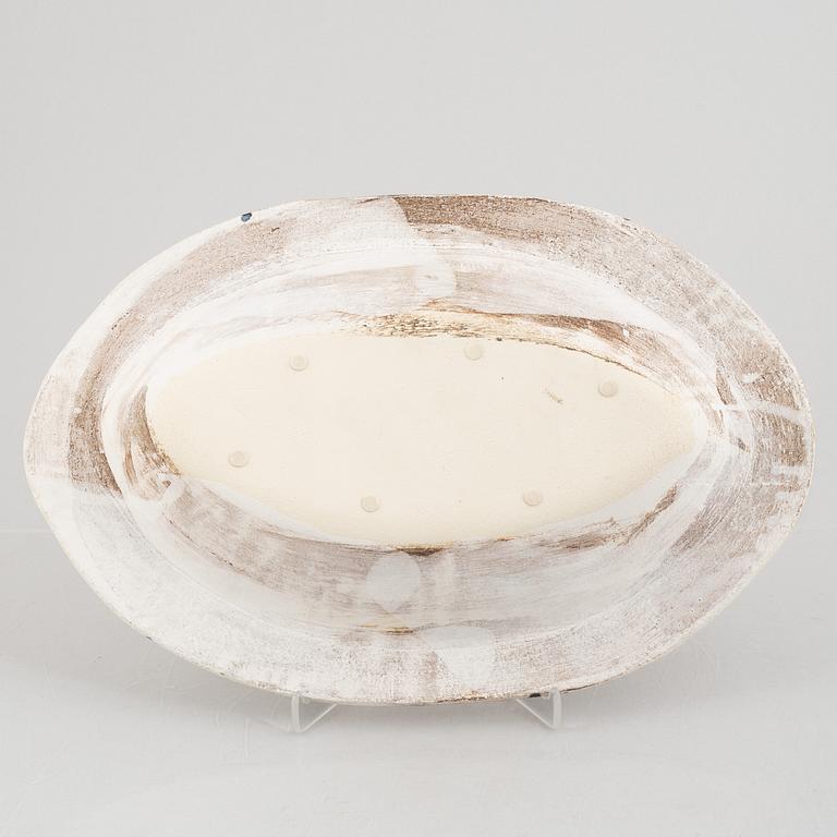 Margareta Andersson, a contemporary stoneware dish, own studio, Kungsbacka.