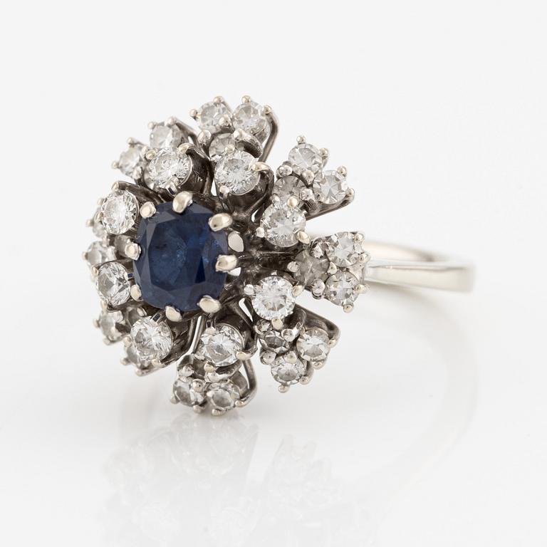 Ring, 18K white gold with sapphire and diamonds.