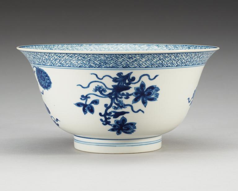 A blue and white bowl, Qing dynasty, Kangxi (1662-1722), with Jiajing six character mark.