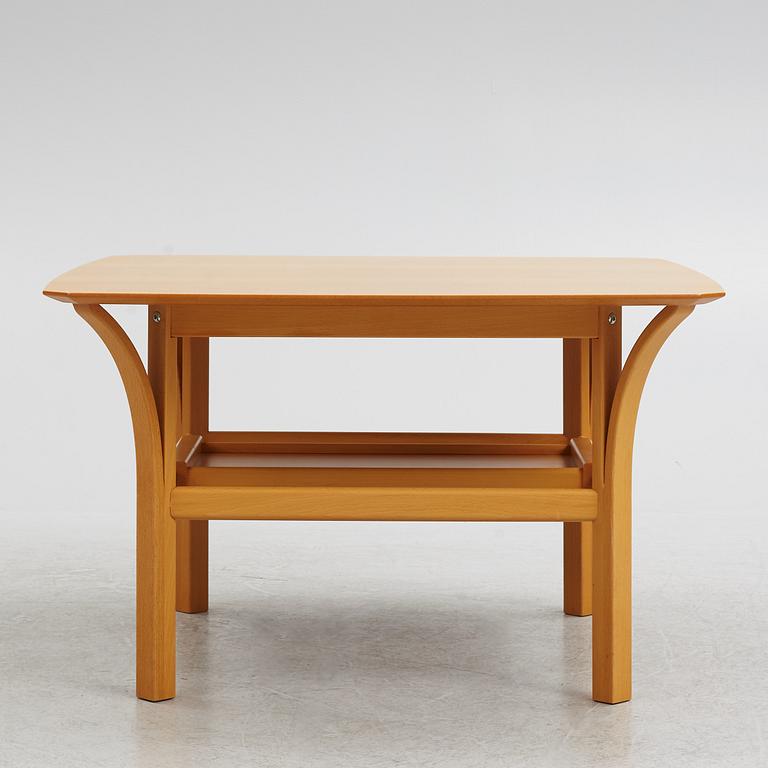 Coffee table, Möbelfabriks AB, Carlsson & Co, Bengtsfors. Late 20th century.