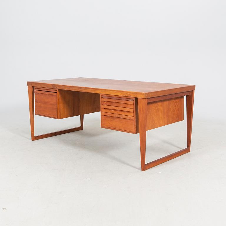 Kai Kristiansen, desk, model 70, teak, Feldballes Møbelfabrik, Denmark, 1960s.