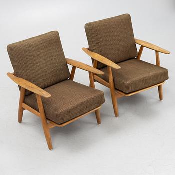 Hans J. Wegner, a pair of "GE 240/The Cigar Chair, Getama, Gedsted, Danmark, 1950's/60's.