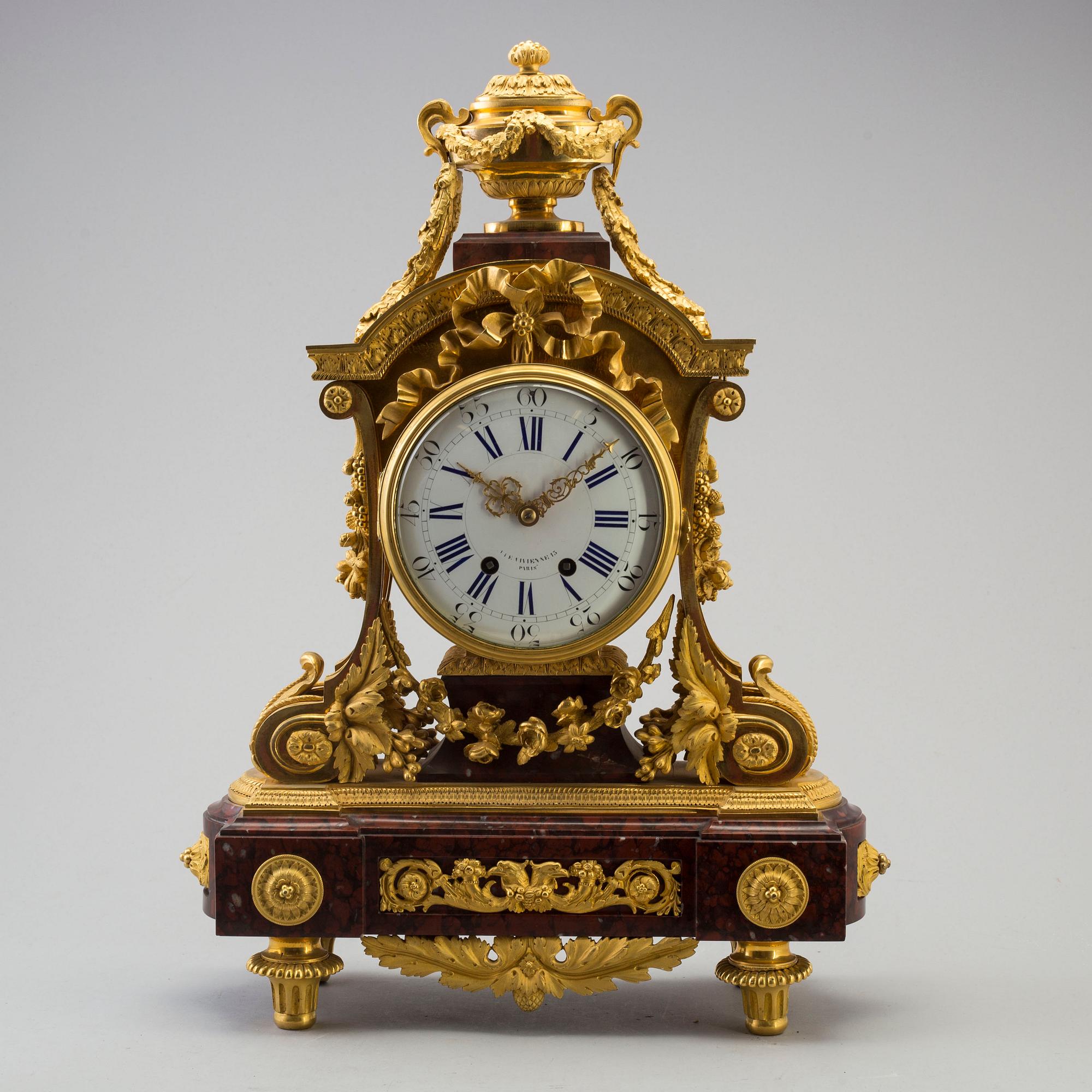 BORDSPENDYL, franskt, empirestil, 1800-talets slut, marmor och förgylld brons.