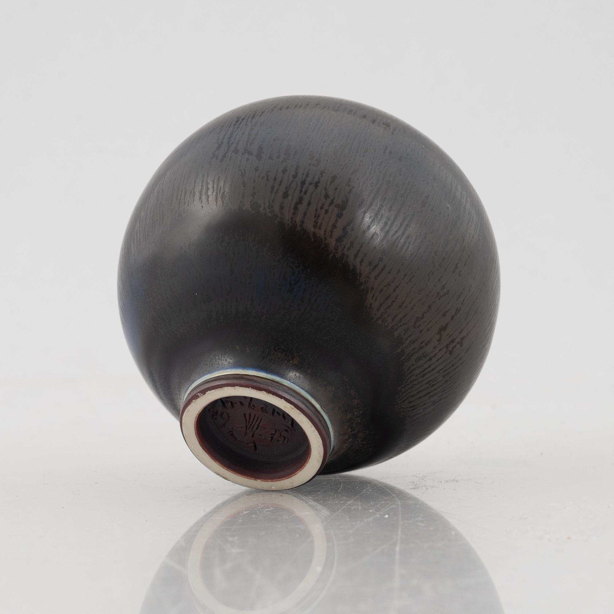 Berndt Friberg, a stoneware vase, Gustavsbergs studio, Sweden, 1975.