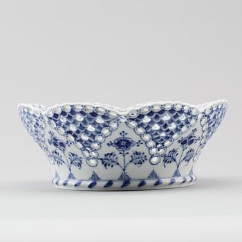 SKÅL, porslin, "Musselmalet", Royal Copenhagen.