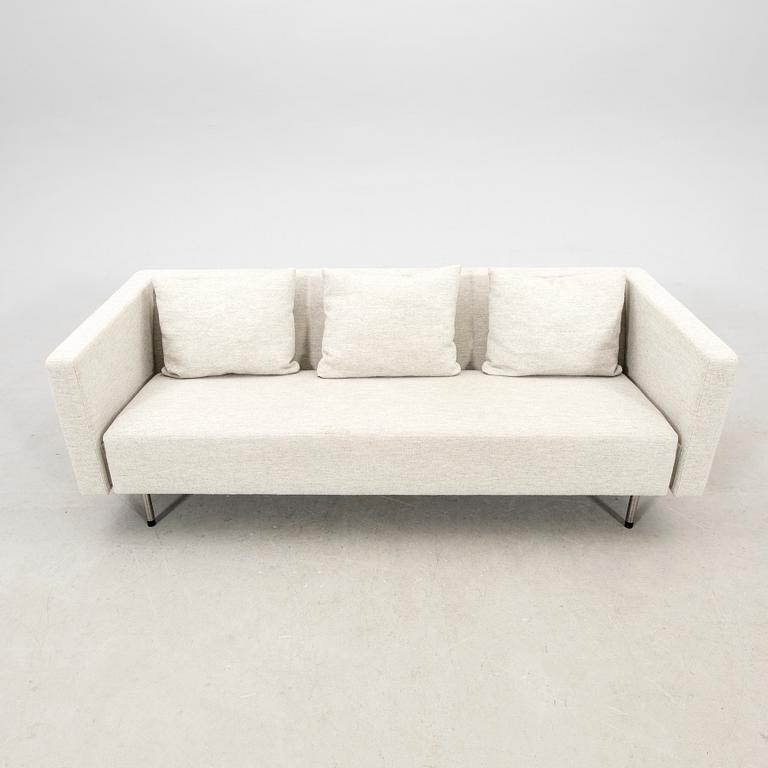 Jonas Lindvall, soffa, "Mata Hari", formgiven 2004, tillverkad av deNord.