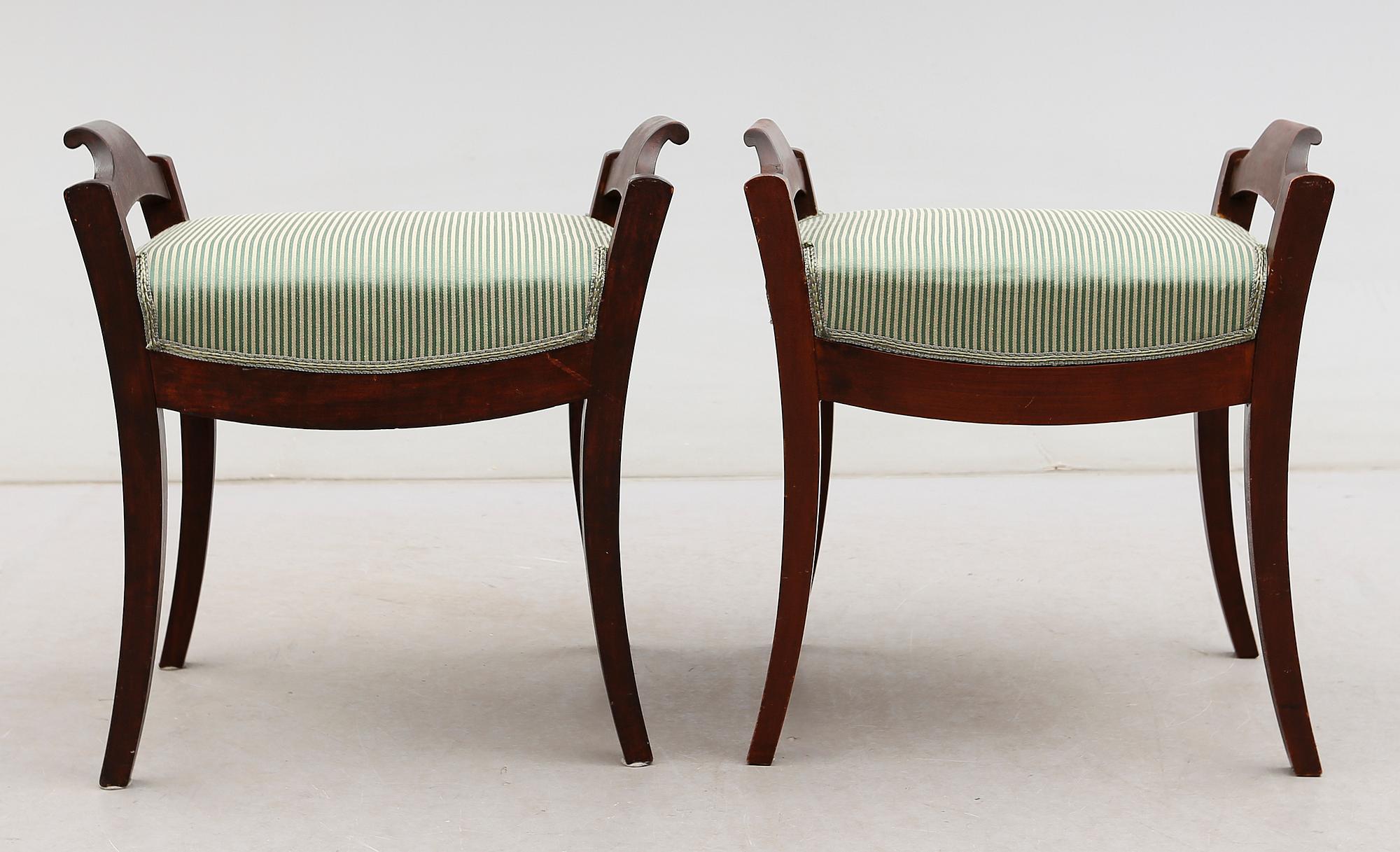 TABURETTER, 1 par, Karl Johan, 1800-talets mitt.