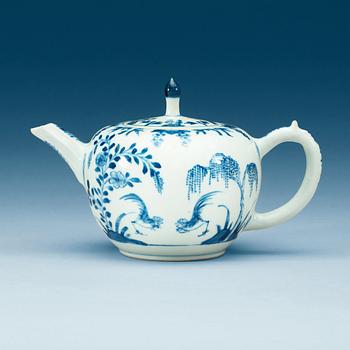 1751. A blue and white tea pot with cover, Qing dynasty, 18th Century.