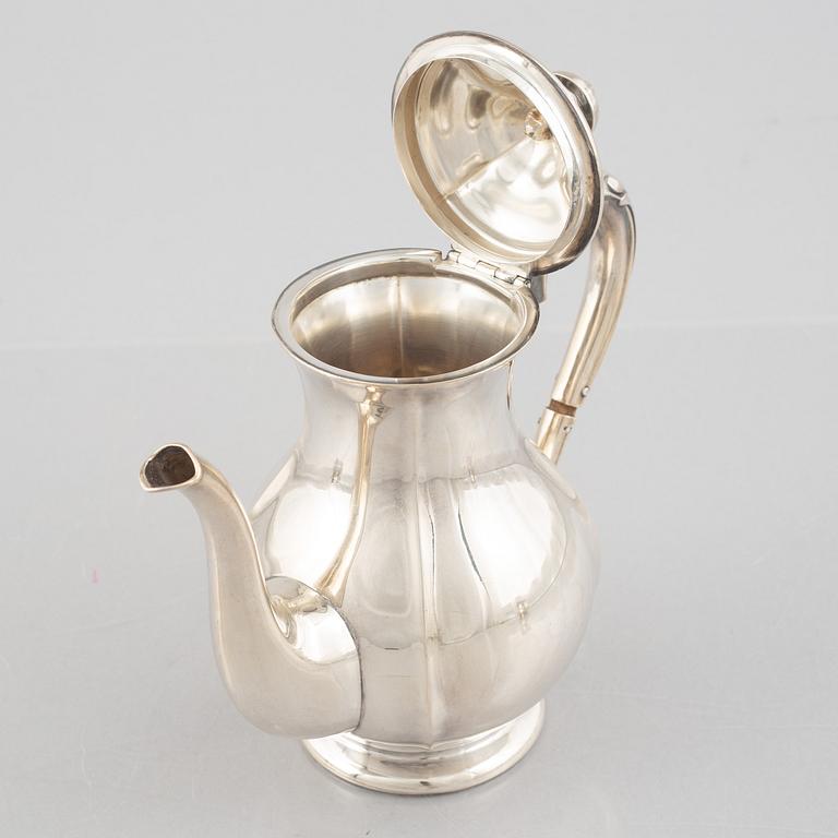 A Norwegian silver mocha pot, creamer and sugar bowl,  Norsk Filigfransfabrikk, Oslo, around 1920.