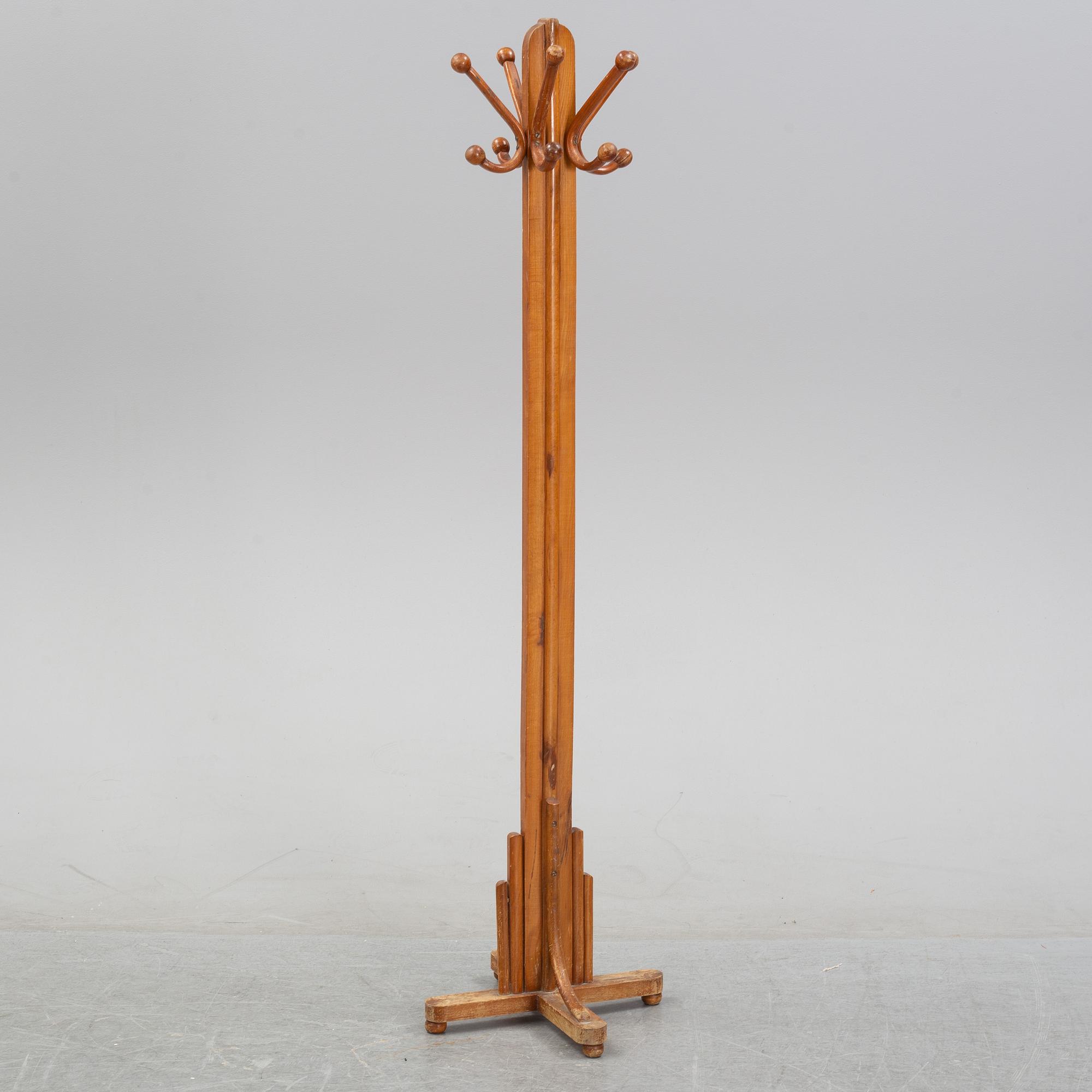 A coat rack, first half of the 20th Century.