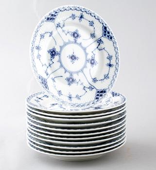 43 pieces of porcelain tableware from Royal Copenhagen, model "Musselmalet",second half of the 20th century.