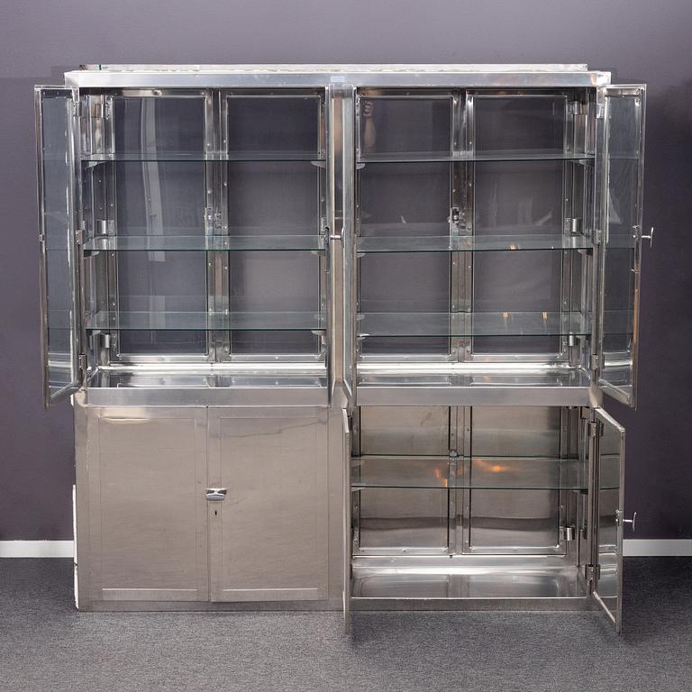 Läkarskåp, Kifa, 1900-talets andra hälft.