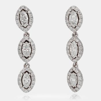 726. A pair of earrings with marquise- and brilliant-cut diamonds. 1.95 cts in total.