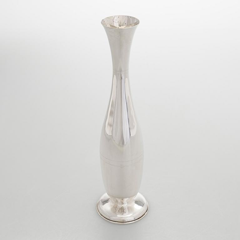 A silver vase, Miettinen & Nurmi Turku, 1953.