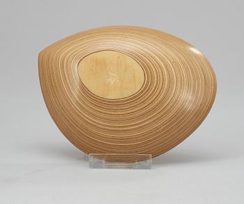 Tapio Wirkkala, A Tapio Wirkkala laminated birch shell shaped dish, signed TW.