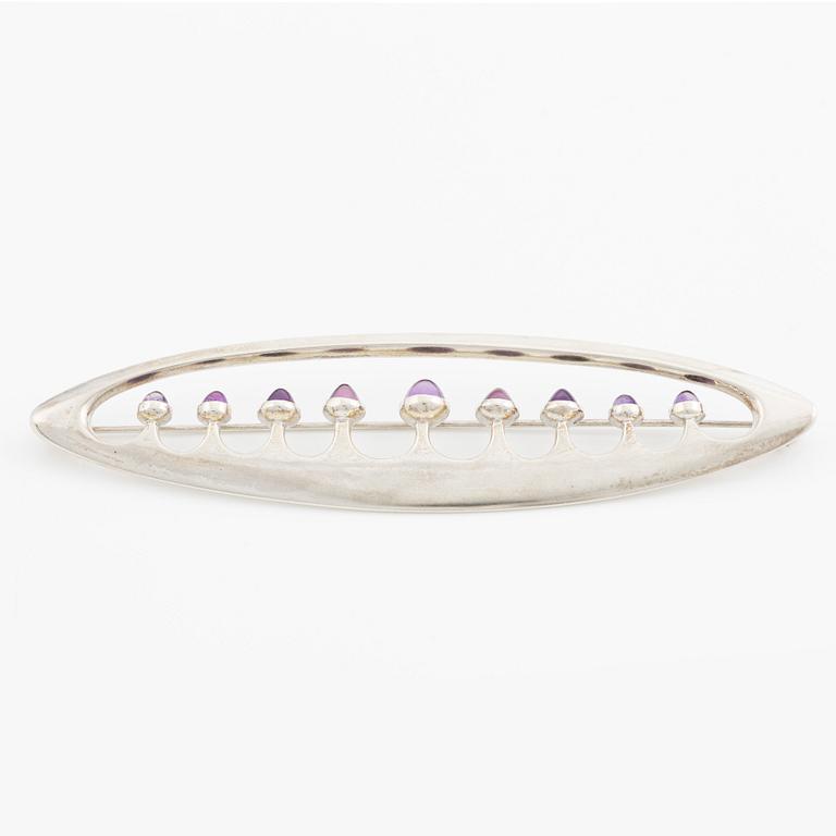 Bent Knudsen, brosch, silver med cabochonslipade ametister.