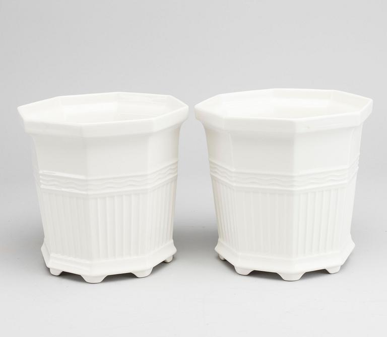 PRINS EUGEN,  a set of three flower pots.