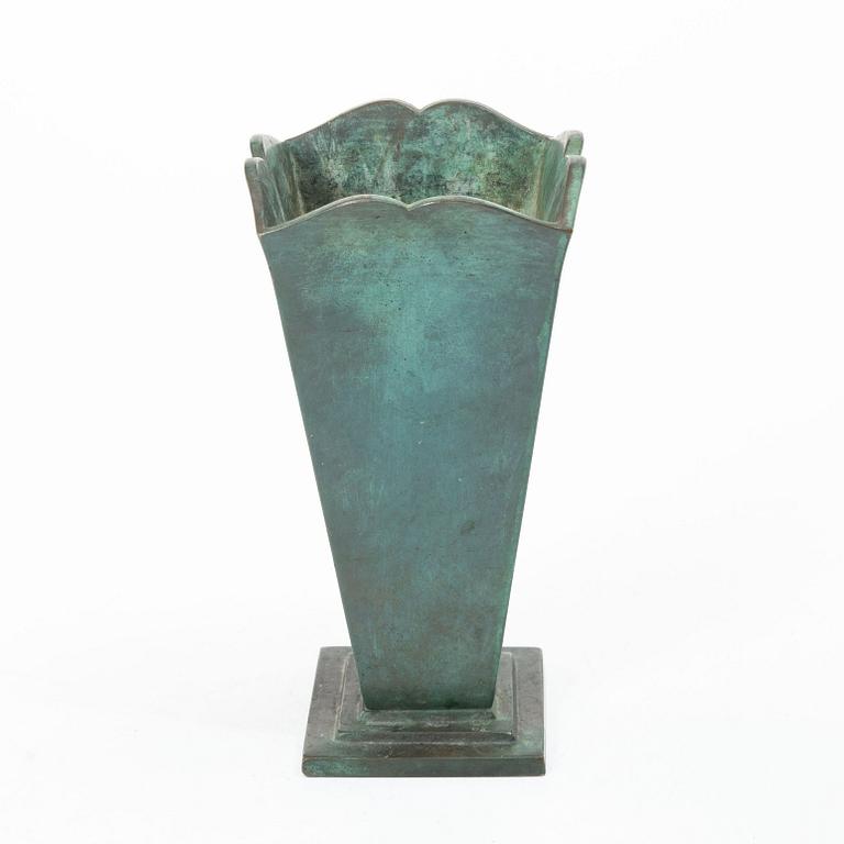 Guldsmedsaktiebolaget (GAB) vase, Swedish Grace, 1930s.