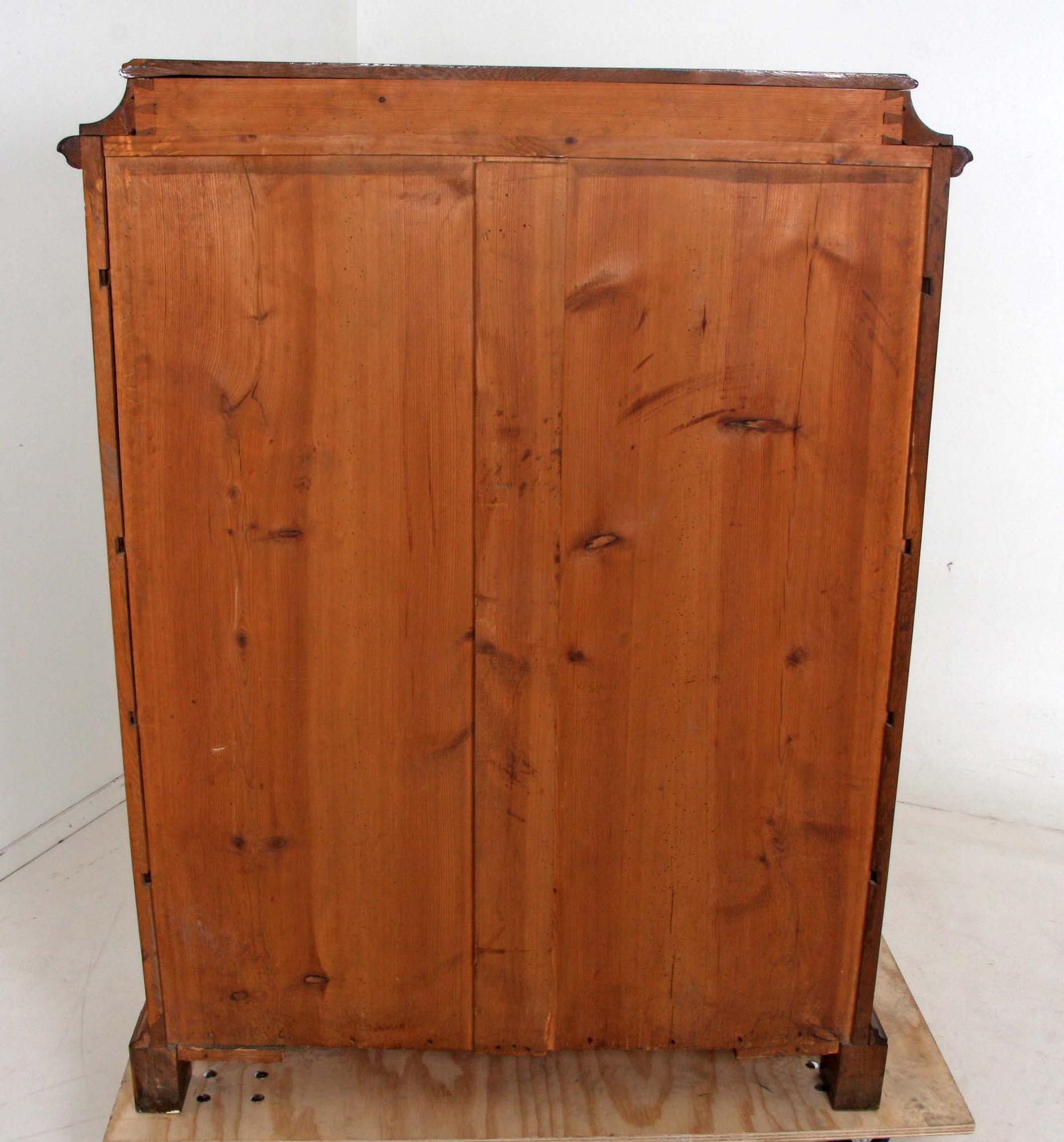 CHIFFONJÉ, nyrokoko. 1800-talets mitt.