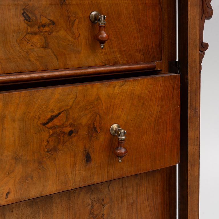 A chest of drawers, late 19th Century.