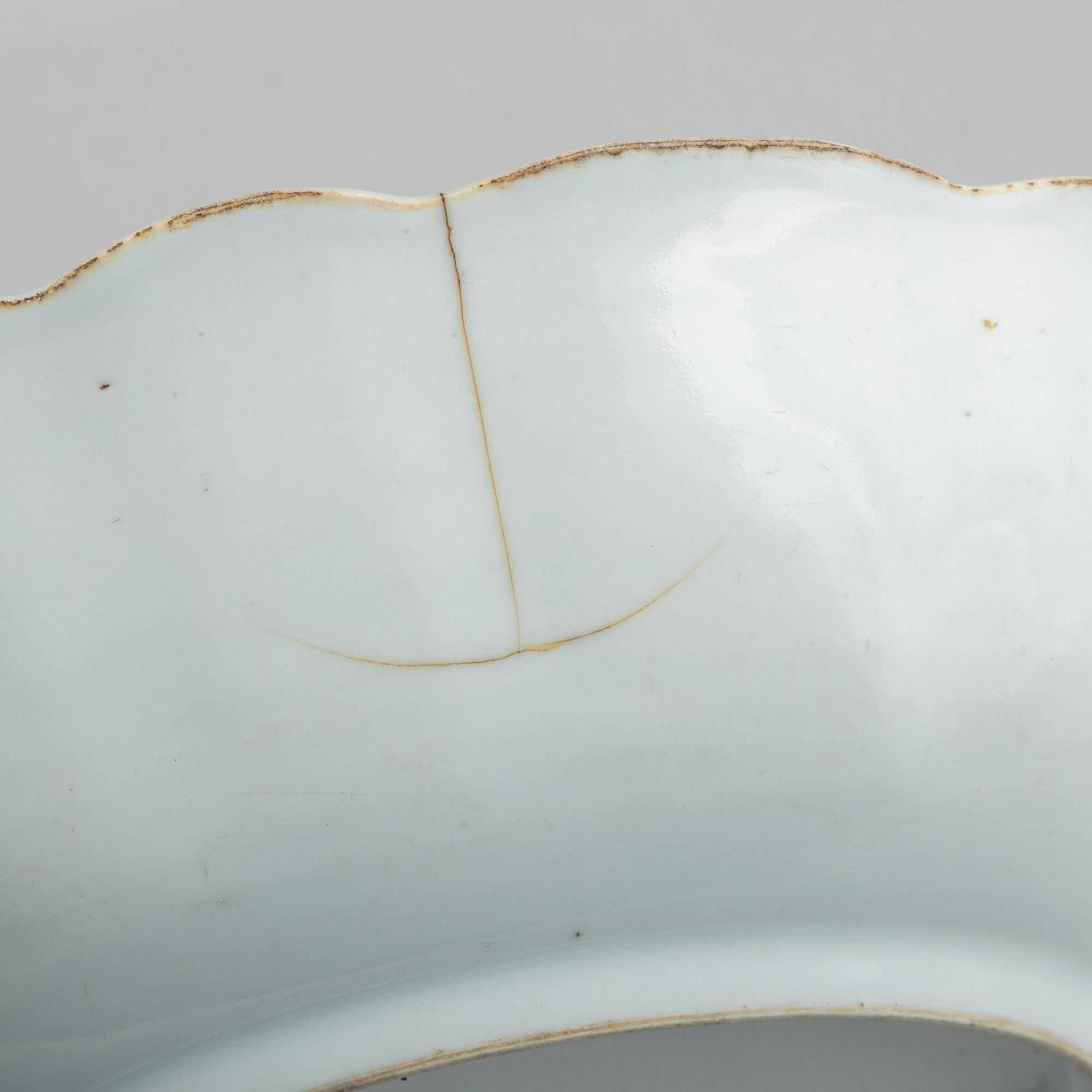 Parti kinesiskt porslin, 13 delar, Qingdynastin, 1700- och 1800-tal.