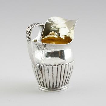 GRÄDDKANNA, silver, Gustaf Folcker, Stockholm 1834. Vikt ca 81 gram.