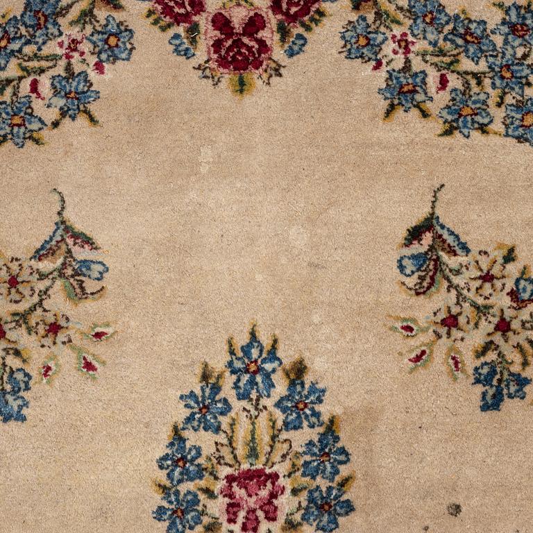 Carpet, Kriman, approx. 370 x 215 cm.